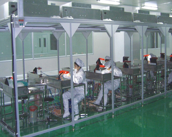 百級潔凈棚作為一種高級別的潔凈室設(shè)施，其在生物制藥過程中的重要性不言而喻。